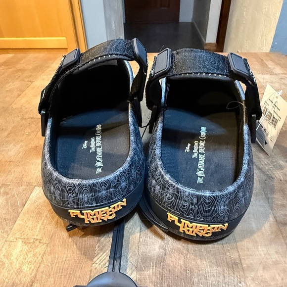 Disney Nightmare Before Christmas Clogs Sandals NEW Sz 12 Euro 45 black & white - Picture 15 of 16